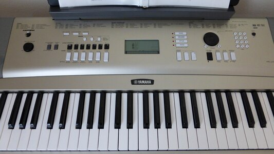 Digital piano yamaha keyboard instrument photo