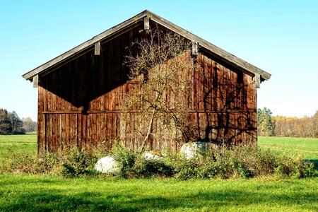 Scale scheuer barn
