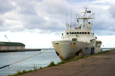 4 Ship