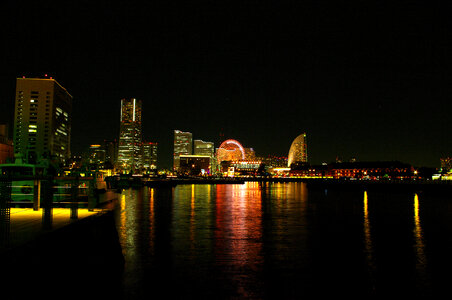 4 Night view of Yokohama