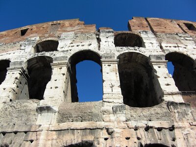 Roman building romans