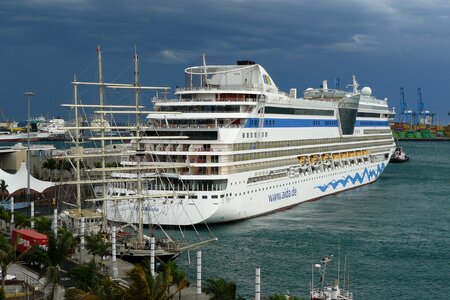 Port cruise holiday cruise photo