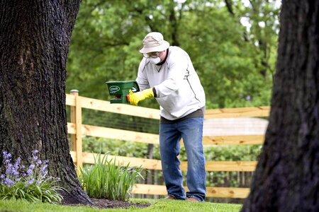 Garden husband labor photo