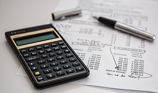 Finance accounting pen photo