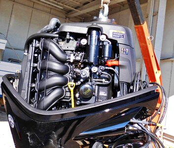 Service assembly outboard boat