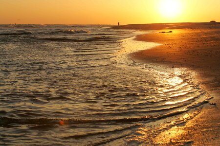 Caress strand waves