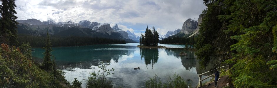 Emerald Lake, Canada photo