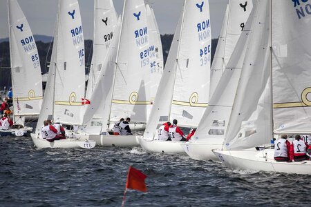 Adventure boat boat race