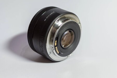 Lens regulator aperture