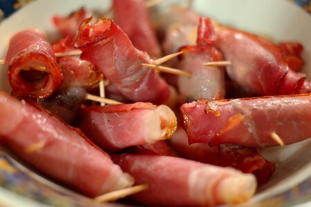 Roasted impaled ham