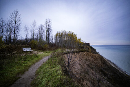 Hiking Pathway to the Bluff