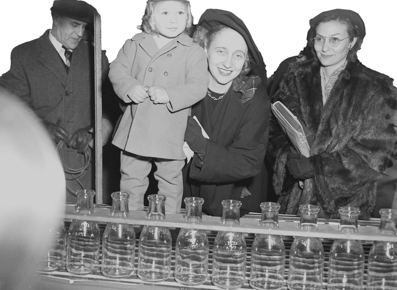 Margaret Truman In Downtown Washington D C With Terry Tullos The Three Year Old  Original
