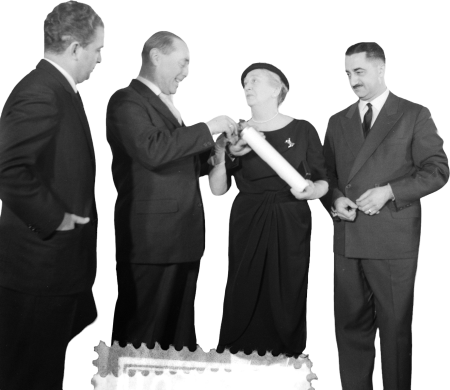 Uitreiking edward award medal bestanddeelnr 910 9657