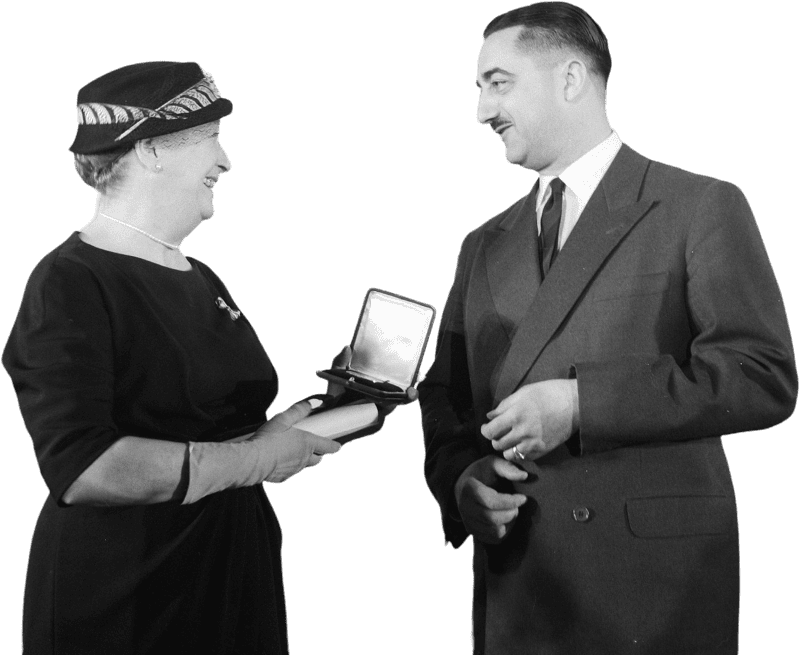 Uitreiking edward award medal bestanddeelnr 910 9656