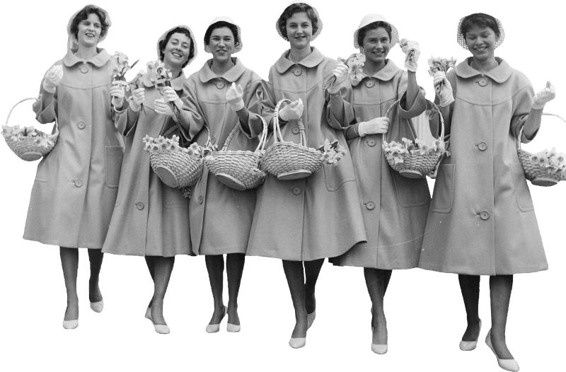 Nieuwe kostuums voor de haarlemse bloemenmeisjes in 1960 de bloemenmeisjes in hu