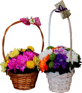 Wicker basket romantic bouquet