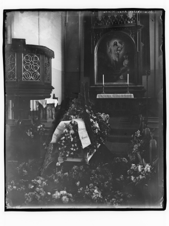 V.Aker kirke. Interiør. Prekestol & alter - NB MS G4 0633, Christen Brun, between 1880 and 1910