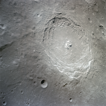 AS08-16-2615 - Apollo 8 - Apollo 8 Mission image, Moon, Laugrenus