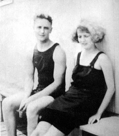 F. Scott and Zelda Fitzgerald at the Beach in 1922, Zelda Fitzgerald, 4 March 1922