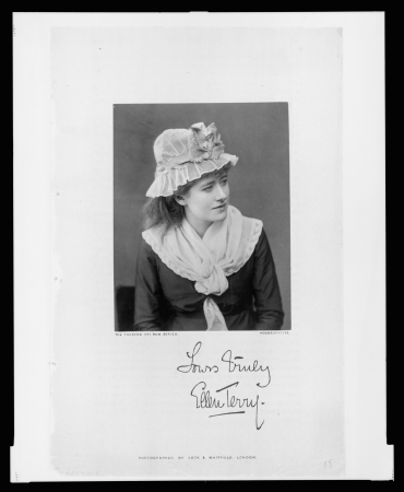 Ellen Terry, half-length portrait, facing right, perhaps in costume LCCN2005691131, 1870