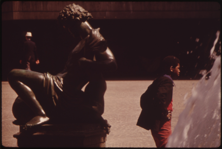FOUNTAIN SQUARE IN DOWNTOWN CINCINNATI IS A PUBLIC SQUARE THAT WORKS FOR THE CITY AND ITS PEOPLE IN A MYRIAD OF WAYS