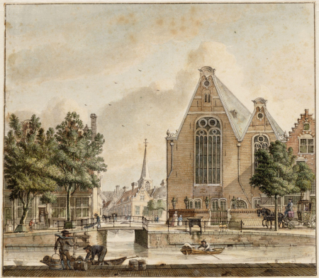 Description Singel 405 (d.)-413, with the Boerenverdriet bridge over the Spui between 409 and 411, seen from the other side of the Singel, Jan de Beijer, 1757