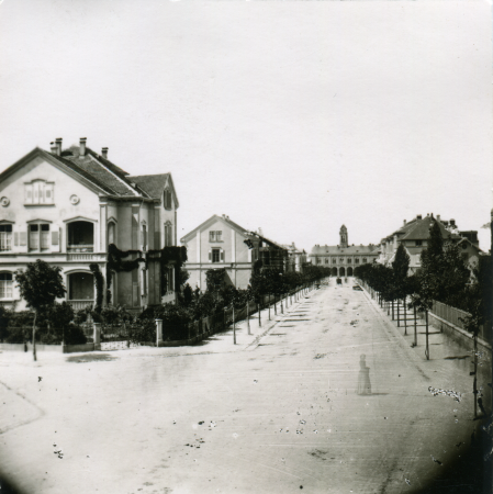Eisenbahnstrasse with a view of the railway station, Gottlieb Theodor Hase, circa 1865