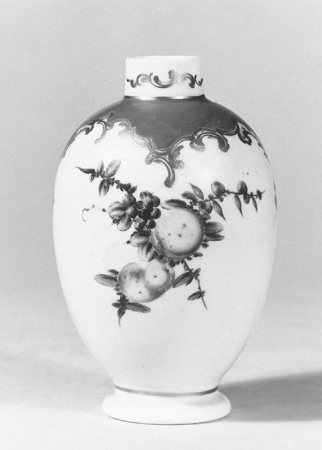 Tea caddy (part of a service), circa 1770