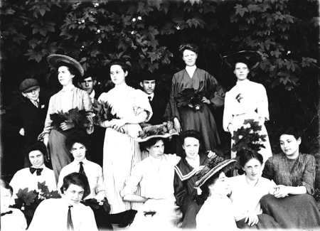 Class on outing, Point Defiance Park, Tacoma, Washington, June 8, 1905., 8 June 1905
