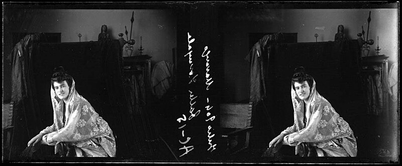 Portrait of a woman posing in the Lorenzale Workshop, Claudi Lorenzale, July 1904