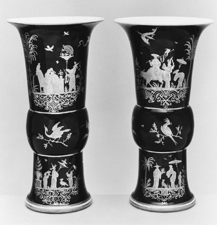 Pair of beaker vases, Johann Gregorius Höroldt, circa 1730