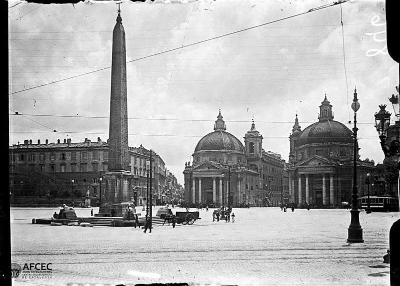 Rome's Piazza del Popolo, with an obelisk in the center and surrounding buildings, Entre 1880 i 1926