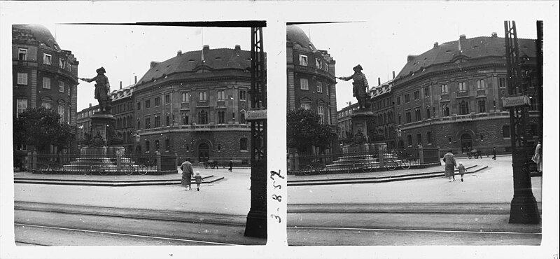 Statue of Fredini in Copenhagen, 1925