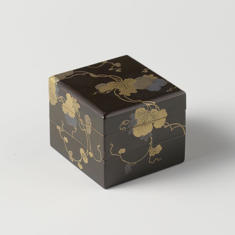 Stackable box, black lacquer with pumpkin plants in gold and silver makie, between 1700 and 1800