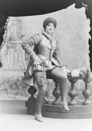 Conception "Conxita" Supervia and Pascual, Antoni Esplugas i Puig, between 1910 and 1920