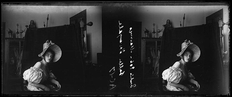 Portrait of a woman posing in the Lorenzale Workshop, Claudi Lorenzale, July 1904