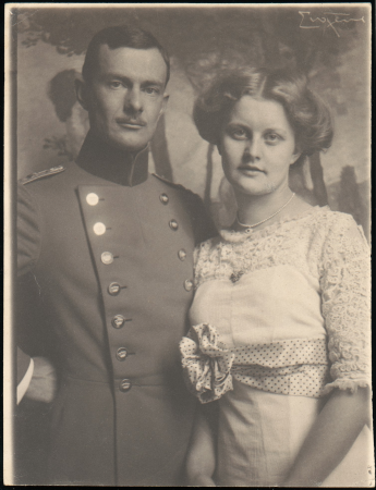 Count and Countes LaRosée, Bride and Bridegroom, Frank Eugene, between 1900 and 1911