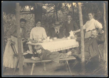 Frank Eugene with Herr von Martine and Others, Frank Eugene, 1920