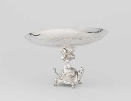 Tazza (drinkschaal op voet) met Jupiter en Io Drinkschaal op voet met Jupiter en Io, BK-NM-8510, Adam van Vianen, 1613