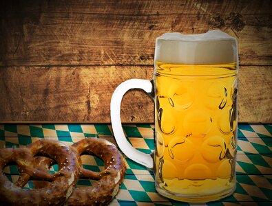 Bavaria beer glass ozapft is. Free illustration for personal and commercial use.