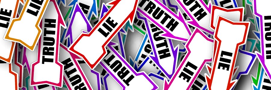 Lie truth arrow. Free illustration for personal and commercial use.