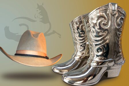 Cowboy boots silver decoration. Free illustration for personal and commercial use.