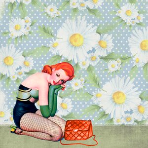 Redhead background daisies. Free illustration for personal and commercial use.