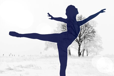 Silhouettes dance choreography. Free illustration for personal and commercial use.