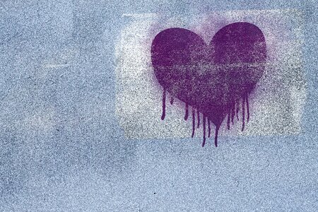 Texture heart spray paint. Free illustration for personal and commercial use.