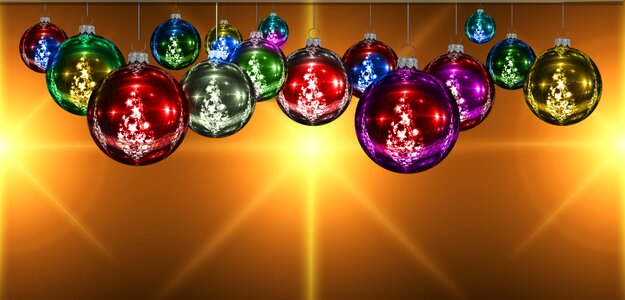Deco christmas bauble tree decorations. Free illustration for personal and commercial use.