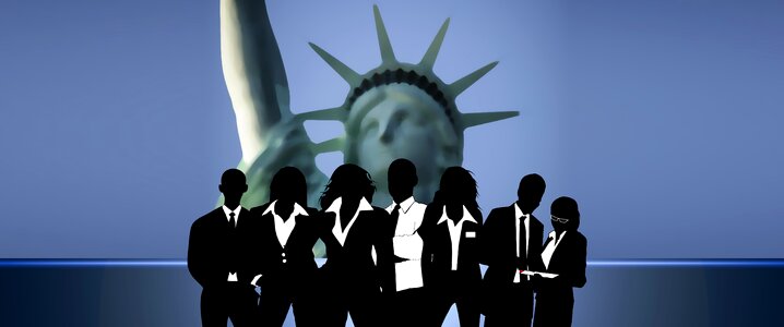 Statue of liberty team group. Free illustration for personal and commercial use.