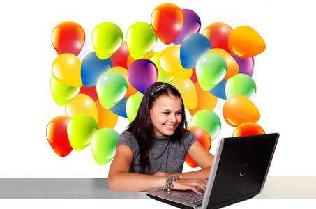 Balloon fun laptop. Free illustration for personal and commercial use.