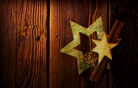 Wood star cinnamon sticks. Free illustration for personal and commercial use.