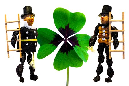 Cylinder hat four leaf clover. Free illustration for personal and commercial use.